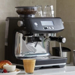 Sage Barista Pro Trüffelschwarz -Ausgewählte Geschäfte Für Kaffeebedarf 104449 104449sage barista pro truffelschwar mood2